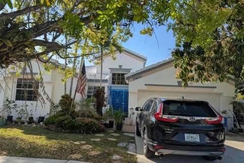 House in Miami, Florida 3 bedrooms, 167.32 sq.m. № 1782097 - photo 7