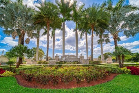Touwnhouse à vendre à Miami, Floride: 3 chambres, 165.09 m2 № 1947760 - photo 1