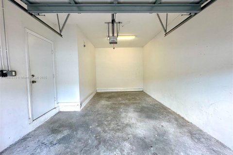 Touwnhouse à vendre à Miami, Floride: 3 chambres, 165.09 m2 № 1947760 - photo 28
