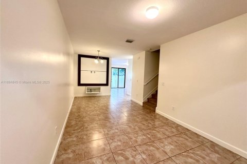 Touwnhouse à vendre à Miami, Floride: 3 chambres, 165.09 m2 № 1947760 - photo 8