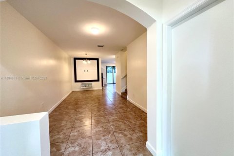 Touwnhouse à vendre à Miami, Floride: 3 chambres, 165.09 m2 № 1947760 - photo 9