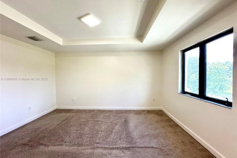 Touwnhouse à vendre à Miami, Floride: 3 chambres, 165.09 m2 № 1947760 - photo 12