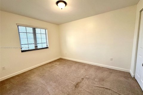 Touwnhouse à vendre à Miami, Floride: 3 chambres, 165.09 m2 № 1947760 - photo 23