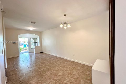 Touwnhouse à vendre à Miami, Floride: 3 chambres, 165.09 m2 № 1947760 - photo 7