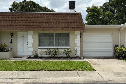 Condo in Pinellas Park, Florida, 1 bedroom  № 1838472 - photo 1