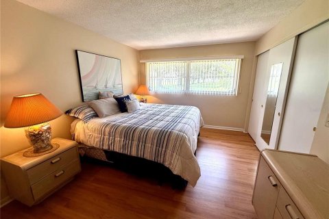 Condo in Pinellas Park, Florida, 1 bedroom  № 1838472 - photo 12