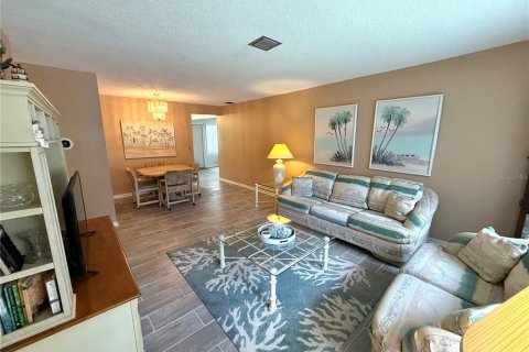 Condo in Pinellas Park, Florida, 1 bedroom  № 1838472 - photo 4