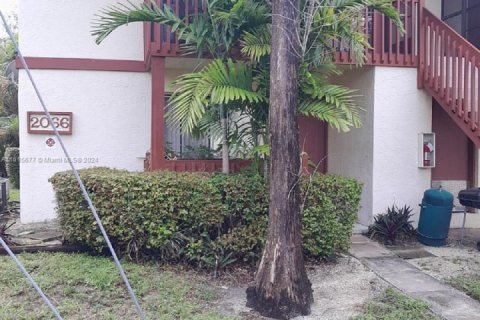Condo in Lauderhill, Florida, 1 bedroom  № 2027628