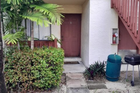 Condo in Lauderhill, Florida, 1 bedroom  № 2027628 - photo 2
