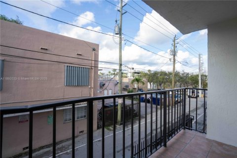 Снять в аренду квартиру в Майами-Бич, Флорида 2 спальни, 92.9м2, № 1943803 - фото 4