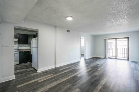 Снять в аренду квартиру в Майами-Бич, Флорида 2 спальни, 92.9м2, № 1943803 - фото 6