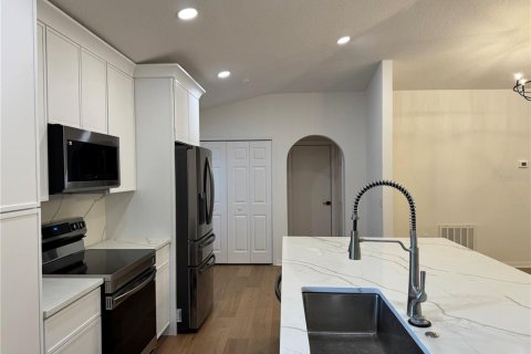 House in Orlando, Florida 3 bedrooms, 138.61 sq.m. № 1771946 - photo 10