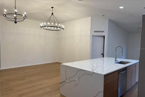 House in Orlando, Florida 3 bedrooms, 138.61 sq.m. № 1771946 - photo 13