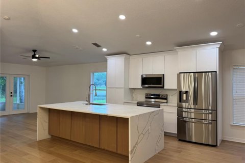 House in Orlando, Florida 3 bedrooms, 138.61 sq.m. № 1771946 - photo 4