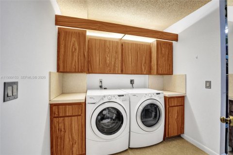 Condo in Davie, Florida, 2 bedrooms  № 2067445 - photo 20