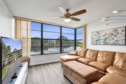 Condo in Davie, Florida, 2 bedrooms  № 2067445 - photo 24