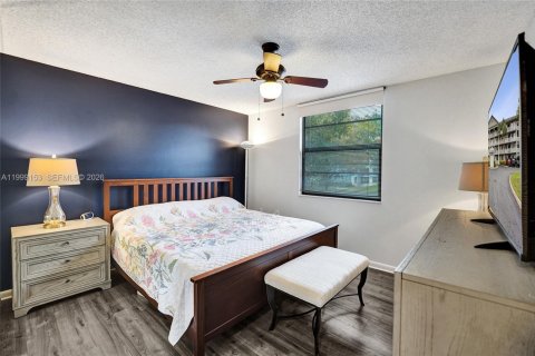 Condo in Davie, Florida, 2 bedrooms  № 2067445 - photo 15