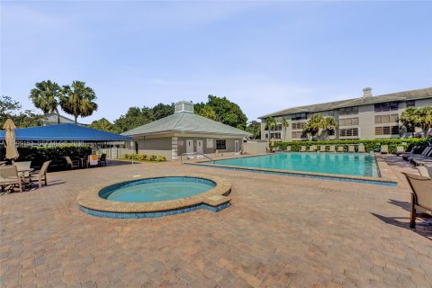 Condo in Davie, Florida, 2 bedrooms  № 2067445