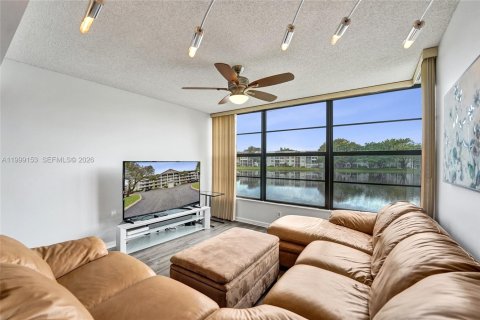 Condo in Davie, Florida, 2 bedrooms  № 2067445 - photo 26