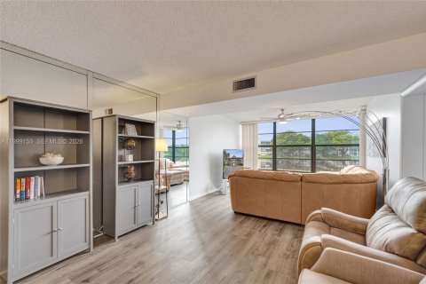Condo in Davie, Florida, 2 bedrooms  № 2067445 - photo 30