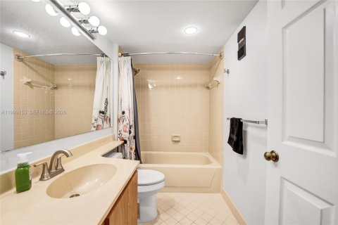 Condo in Davie, Florida, 2 bedrooms  № 2067445 - photo 17