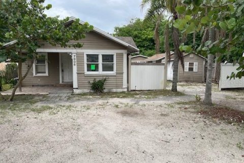 House in Tampa, Florida 3 bedrooms, 126.72 sq.m. № 1769626 - photo 1