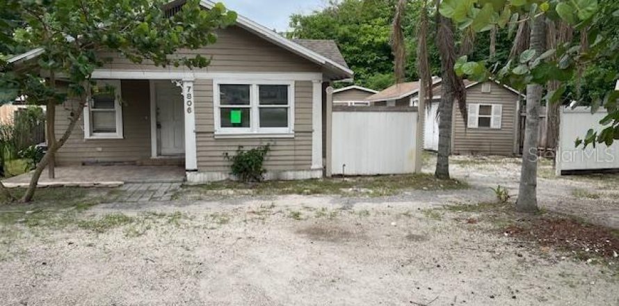 House in Tampa, Florida 3 bedrooms, 126.72 sq.m. № 1769626