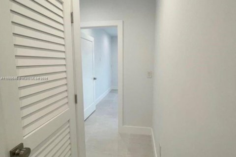 Villa ou maison à louer à Miami, Floride: 2 chambres № 1941205 - photo 13