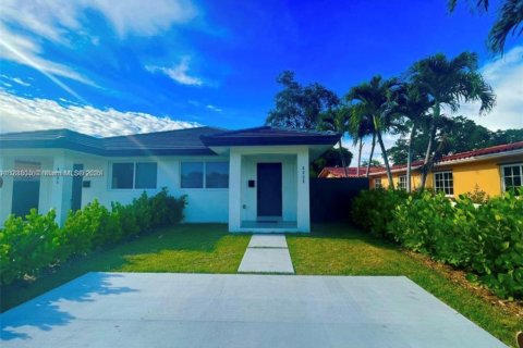 Villa ou maison à louer à Miami, Floride: 2 chambres № 1941205 - photo 1
