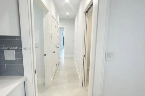 Villa ou maison à louer à Miami, Floride: 2 chambres № 1941205 - photo 3