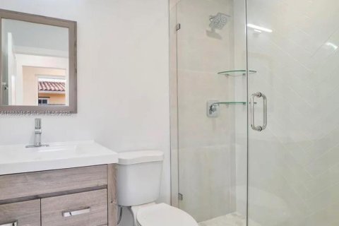 Villa ou maison à louer à Miami, Floride: 2 chambres № 1941205 - photo 17