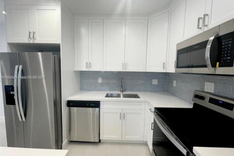 Villa ou maison à louer à Miami, Floride: 2 chambres № 1941205 - photo 5