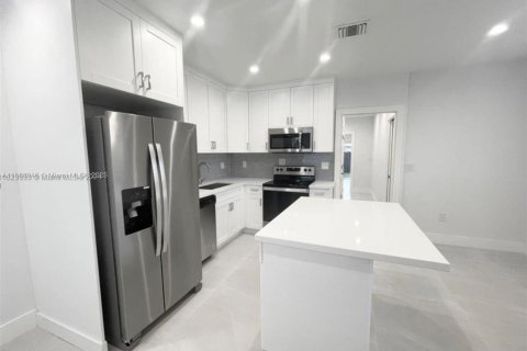 Villa ou maison à louer à Miami, Floride: 2 chambres № 1941205 - photo 4