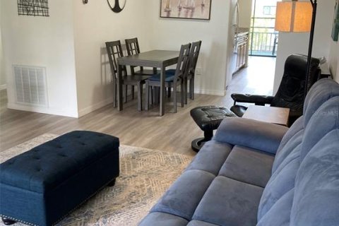 Condo in Saint Petersburg, Florida, 2 bedrooms  № 1658653 - photo 8