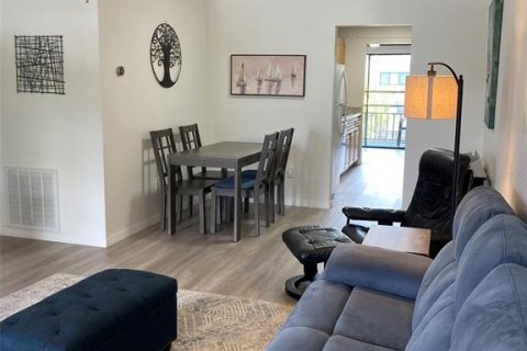 Condo in Saint Petersburg, Florida, 2 bedrooms  № 1658653 - photo 11
