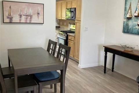Condo in Saint Petersburg, Florida, 2 bedrooms  № 1658653 - photo 12