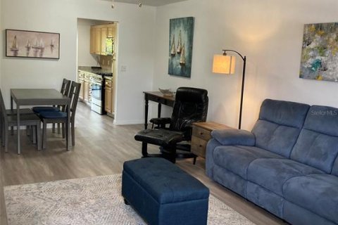 Condo in Saint Petersburg, Florida, 2 bedrooms  № 1658653 - photo 10