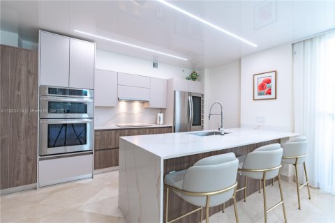 Купить кондоминиум в Санни-Айлс-Бич, Флорида 3 спальни, 134.62м2, № 1983219 - фото 2