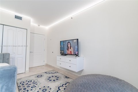 Купить кондоминиум в Санни-Айлс-Бич, Флорида 3 спальни, 134.62м2, № 1983219 - фото 20