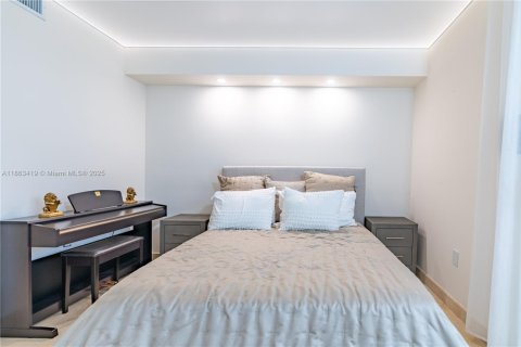 Купить кондоминиум в Санни-Айлс-Бич, Флорида 3 спальни, 134.62м2, № 1983219 - фото 11