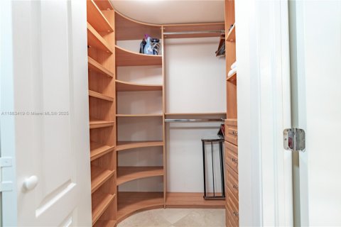 Купить кондоминиум в Санни-Айлс-Бич, Флорида 3 спальни, 134.62м2, № 1983219 - фото 22