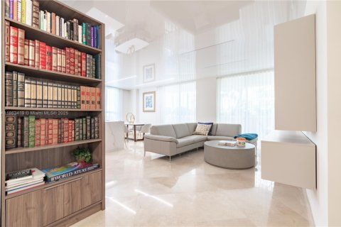 Купить кондоминиум в Санни-Айлс-Бич, Флорида 3 спальни, 134.62м2, № 1983219 - фото 23