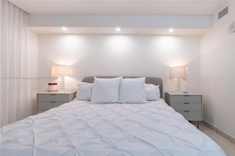 Купить кондоминиум в Санни-Айлс-Бич, Флорида 3 спальни, 134.62м2, № 1983219 - фото 14