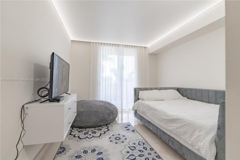 Купить кондоминиум в Санни-Айлс-Бич, Флорида 3 спальни, 134.62м2, № 1983219 - фото 19