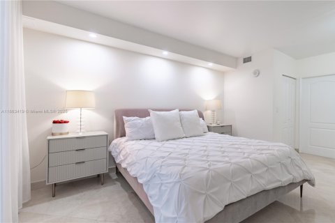 Купить кондоминиум в Санни-Айлс-Бич, Флорида 3 спальни, 134.62м2, № 1983219 - фото 16