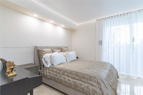 Купить кондоминиум в Санни-Айлс-Бич, Флорида 3 спальни, 134.62м2, № 1983219 - фото 7