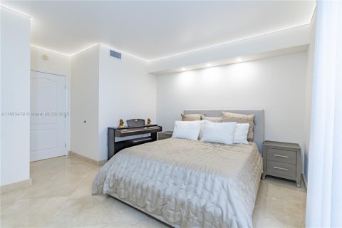 Купить кондоминиум в Санни-Айлс-Бич, Флорида 3 спальни, 134.62м2, № 1983219 - фото 9