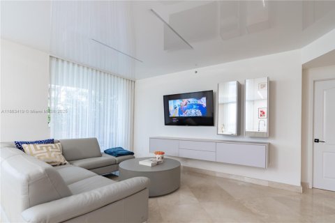 Купить кондоминиум в Санни-Айлс-Бич, Флорида 3 спальни, 134.62м2, № 1983219 - фото 28