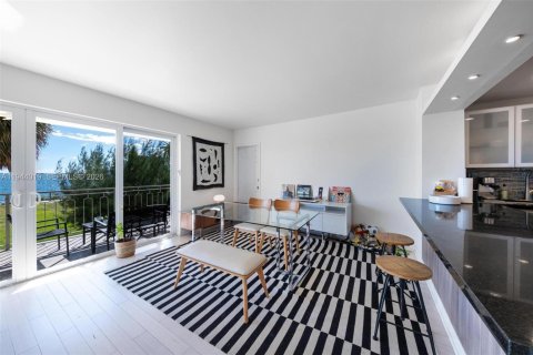 Copropriété à vendre à Miami, Floride: 2 chambres, 126.16 m2 № 2001175 - photo 5