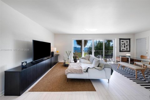 Copropriété à vendre à Miami, Floride: 2 chambres, 126.16 m2 № 2001175 - photo 2